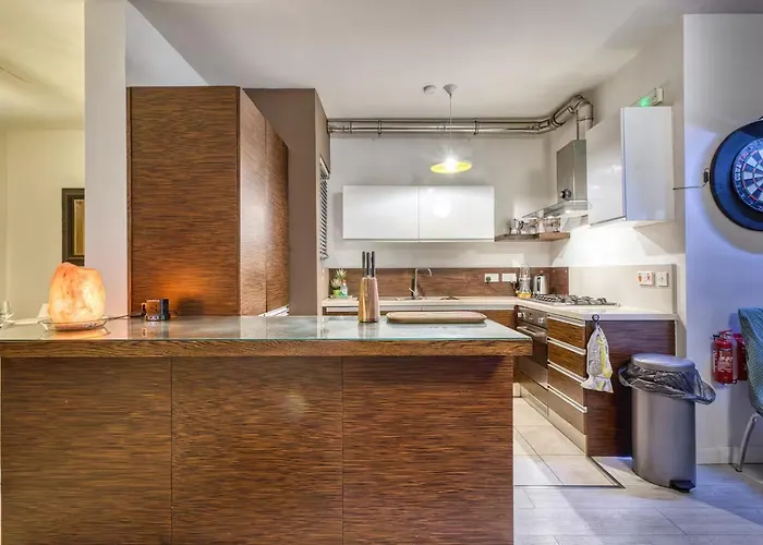 + Bright In St. Julians San Ġiljan